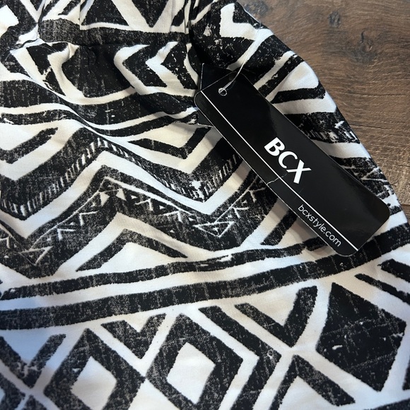 NWT Black and White BCX Skirt - Picture 2 of 8